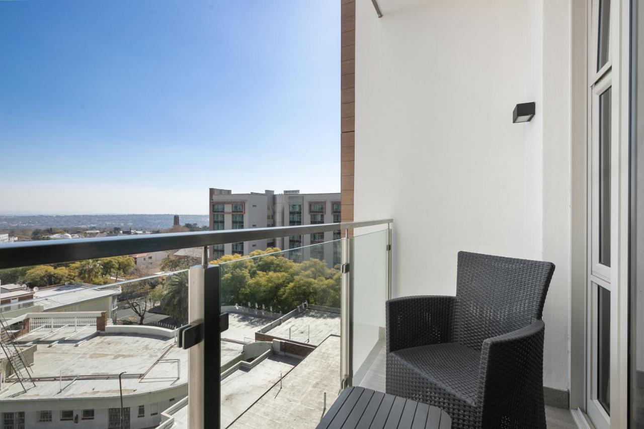 The Tyrwhitt Rosebank Apartments (Adults Only) Johannesburg Exterior photo