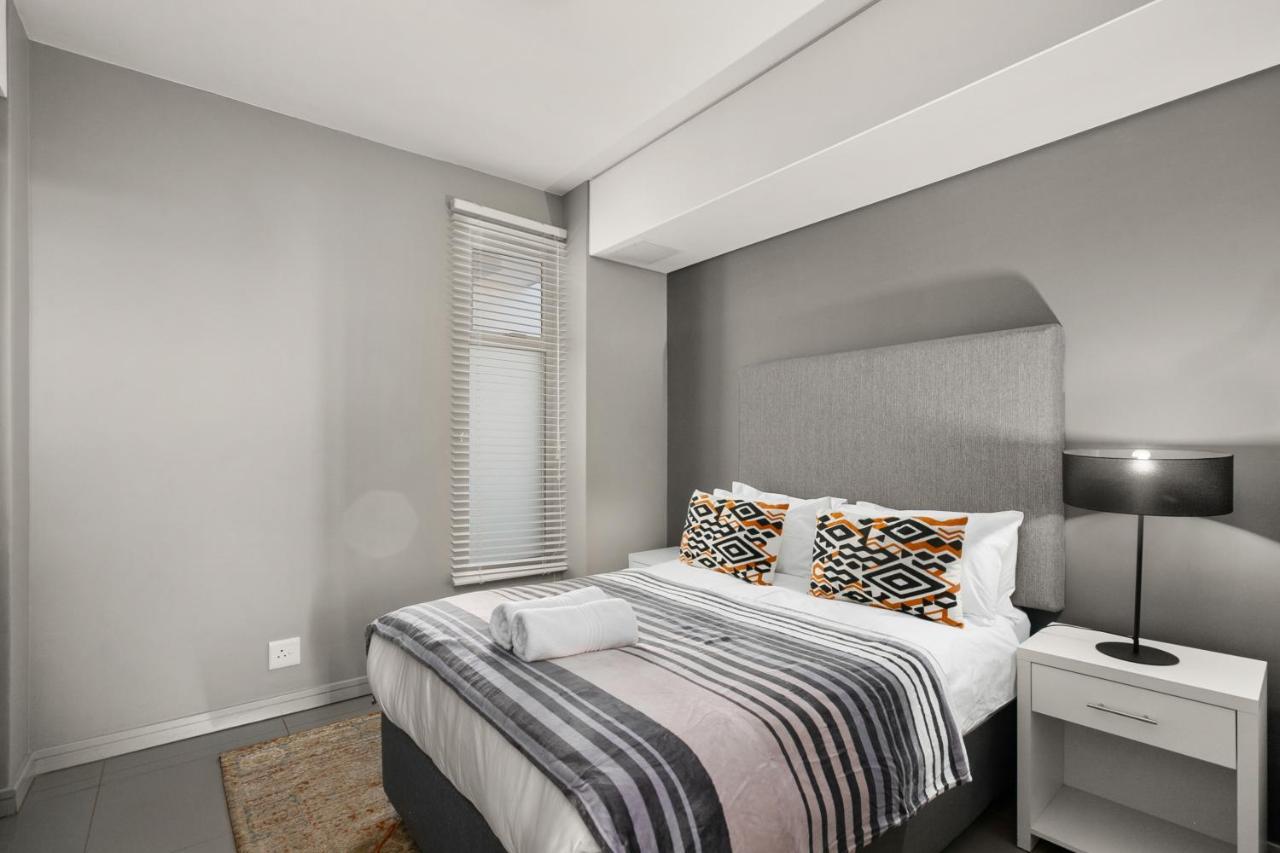 The Tyrwhitt Rosebank Apartments (Adults Only) Johannesburg Exterior photo