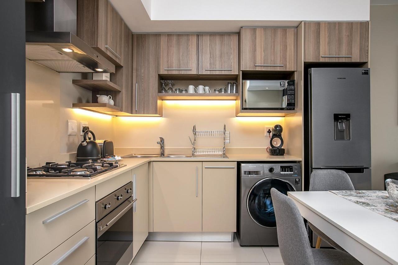 The Tyrwhitt Rosebank Apartments (Adults Only) Johannesburg Exterior photo
