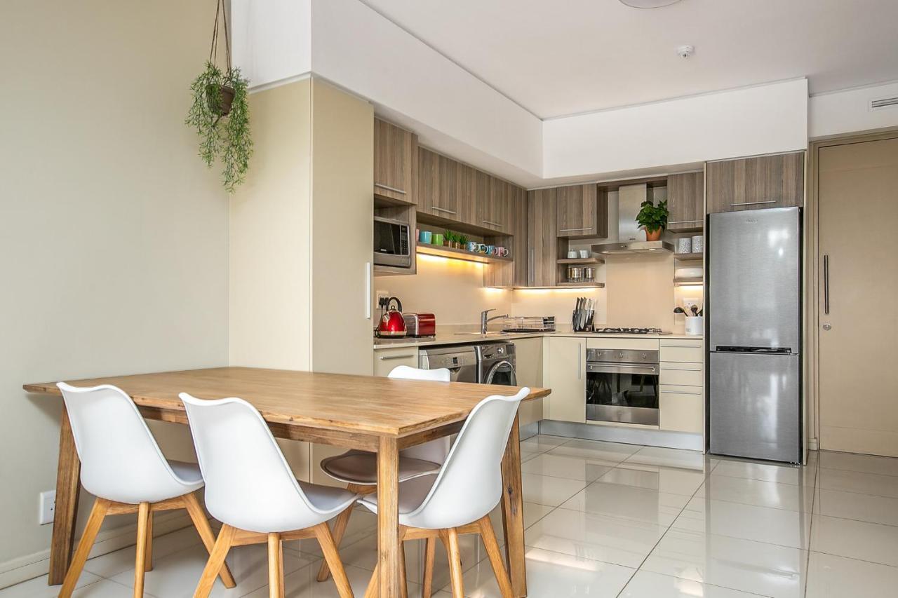 The Tyrwhitt Rosebank Apartments (Adults Only) Johannesburg Exterior photo